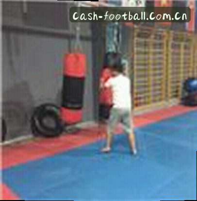 李伟